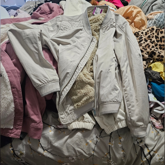 NWT & GUC Comfy pieces, and I ❤️ buying bundles! - Picture 14 of 14